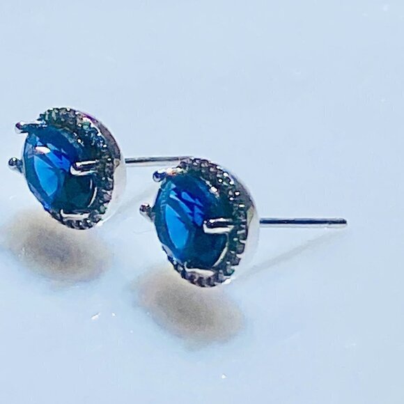 ❤️ Sterling Silver Blue Sapphire Cubic Zirconia Earrings - Picture 1 of 11